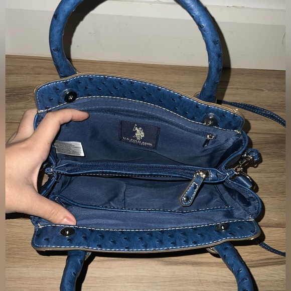 U.S Polo Assn Crossbody Bag - Picture 3 of 3